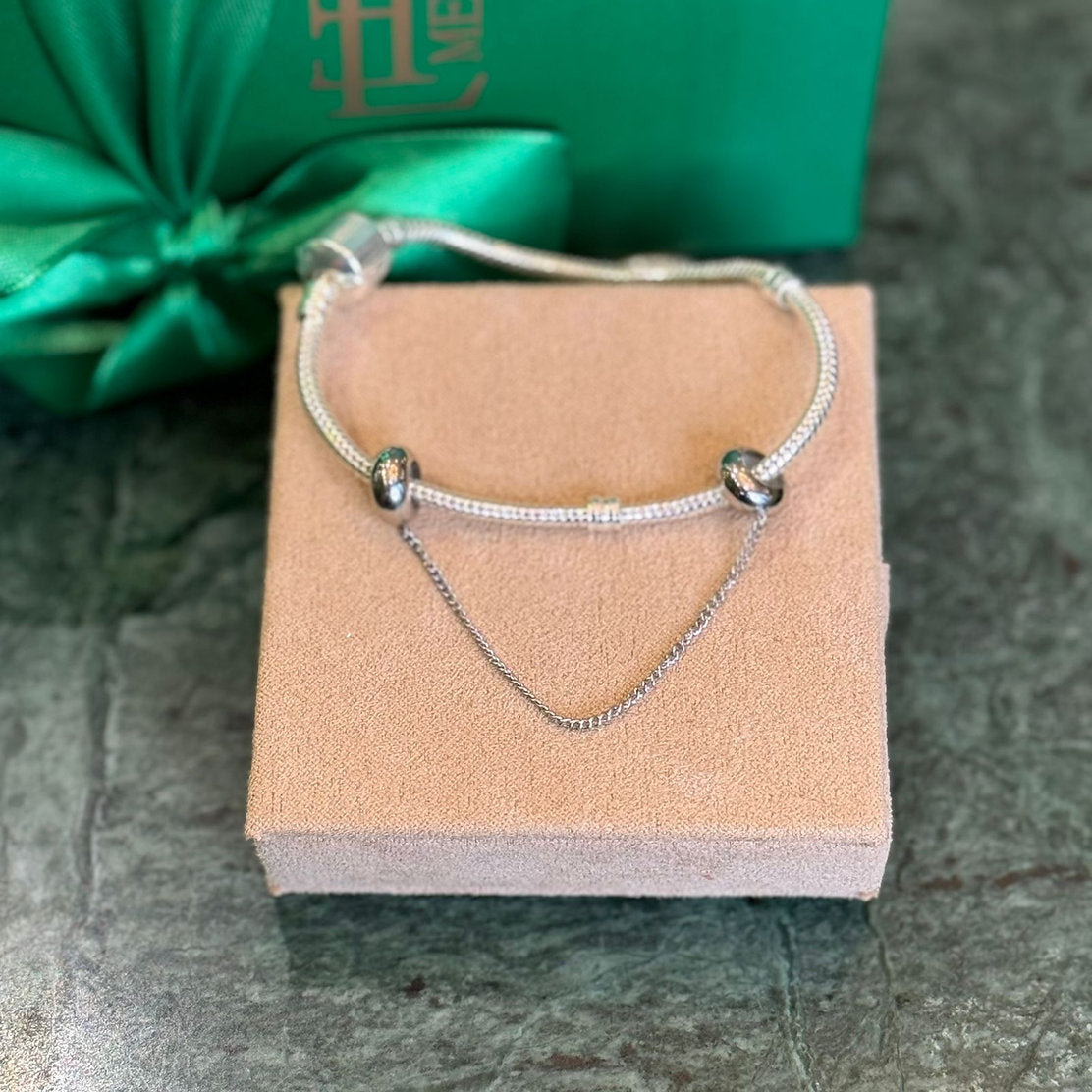 Berloque Trava com Corrente Steel