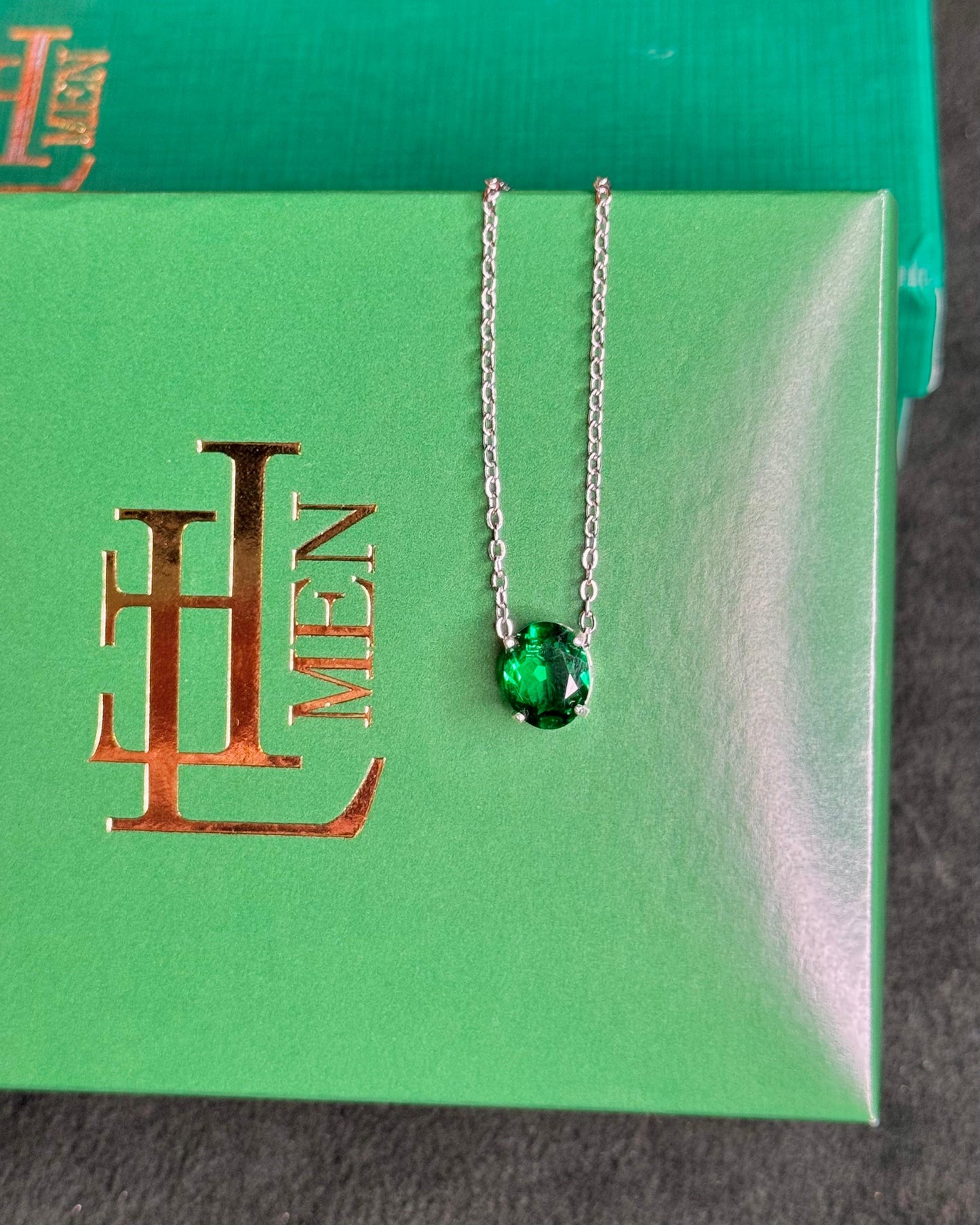 Colar Broadway Esmeralda