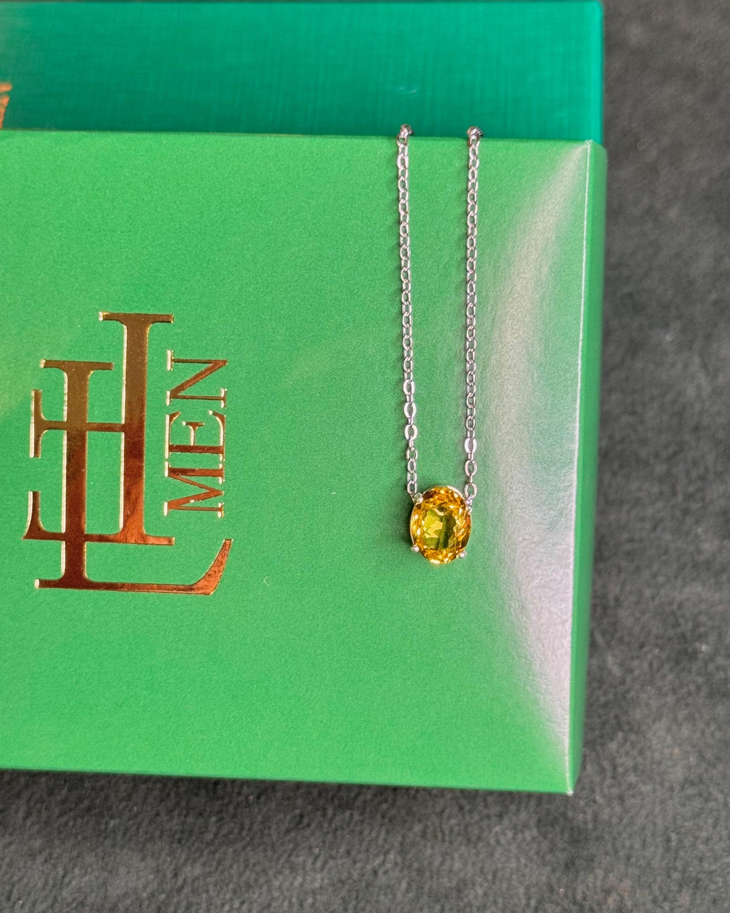 Colar Broadway (Escolha a Cor)