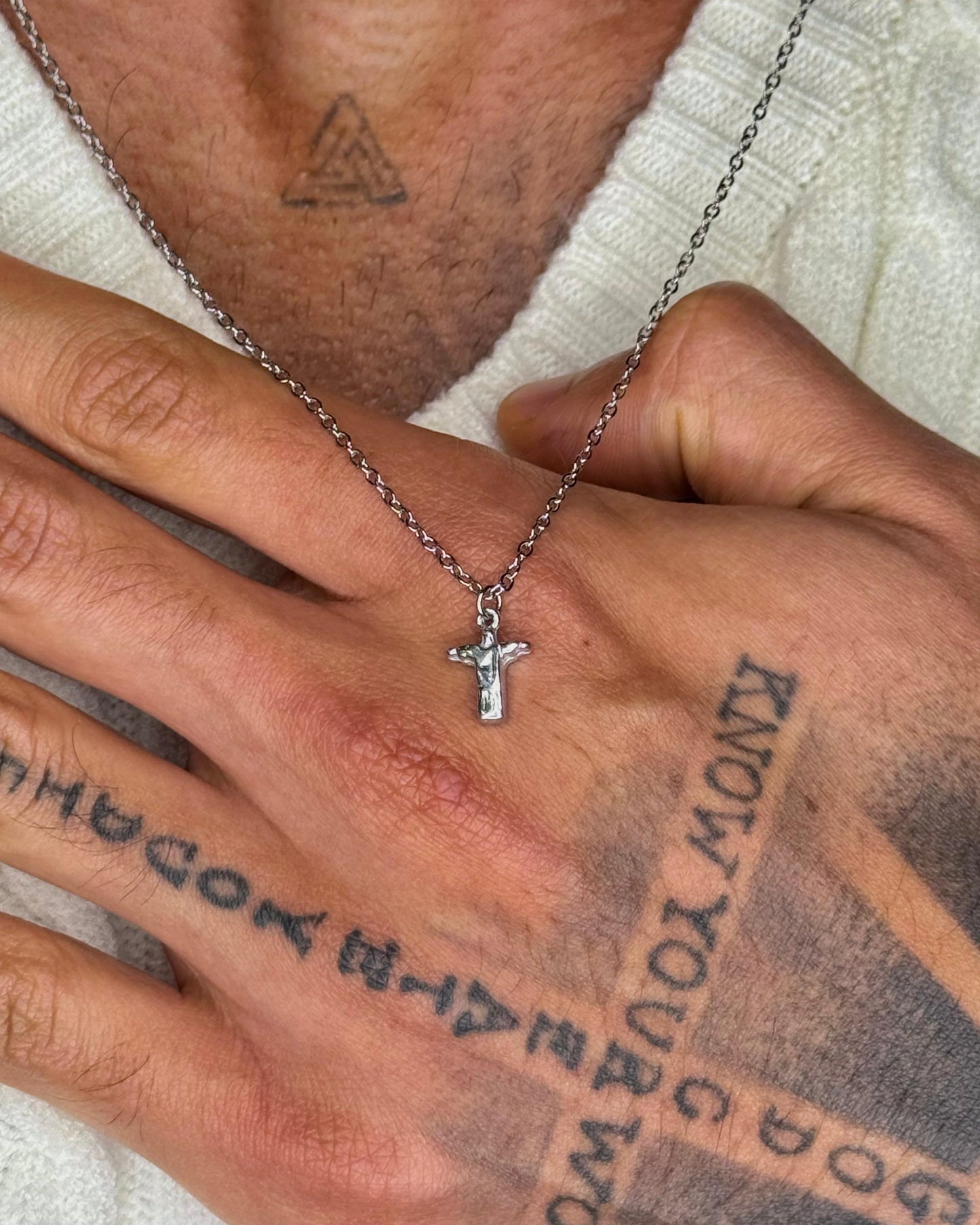 Colar Mini Cristo