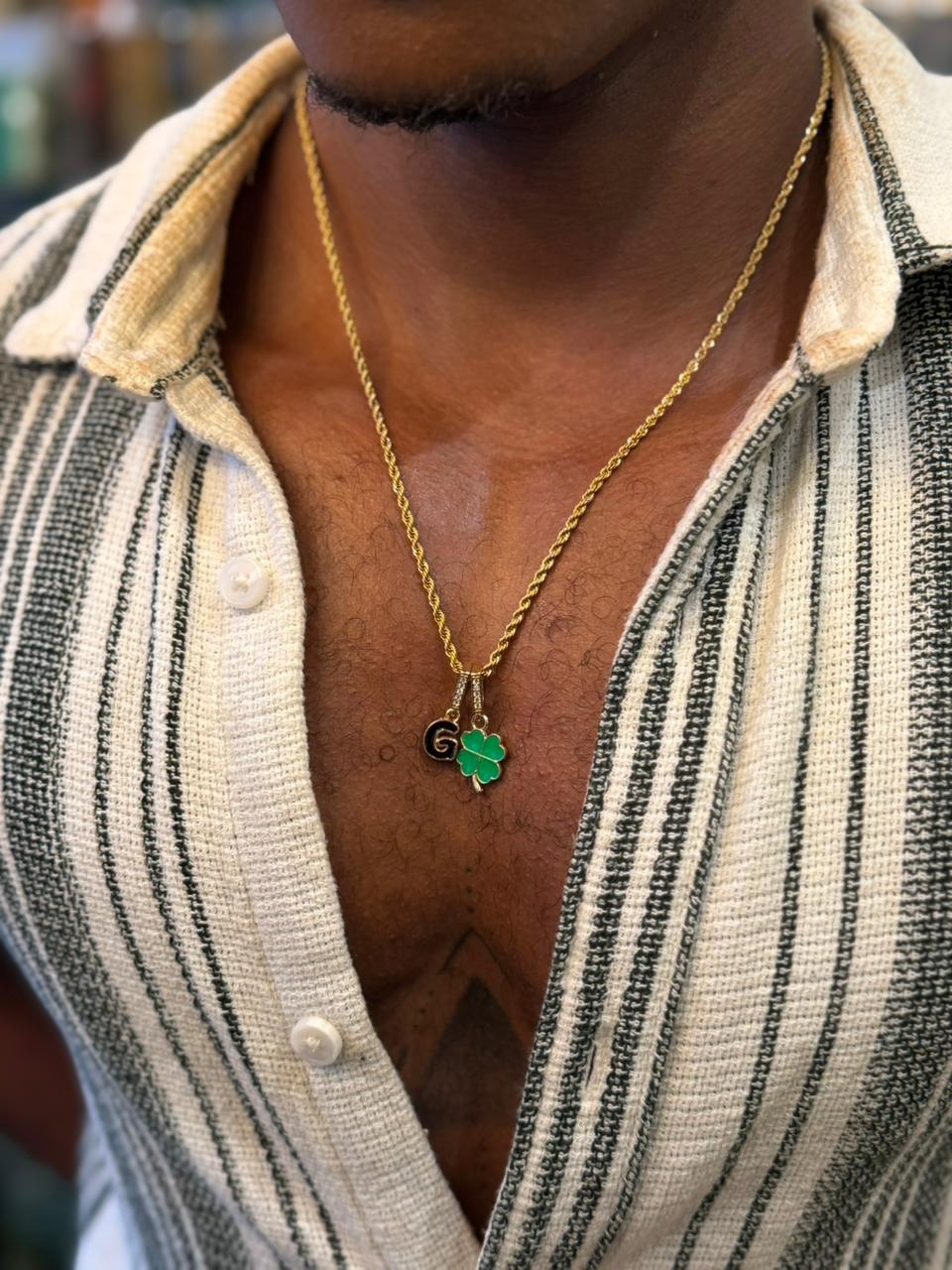 Colar Inicial Trevinho Green em DNA