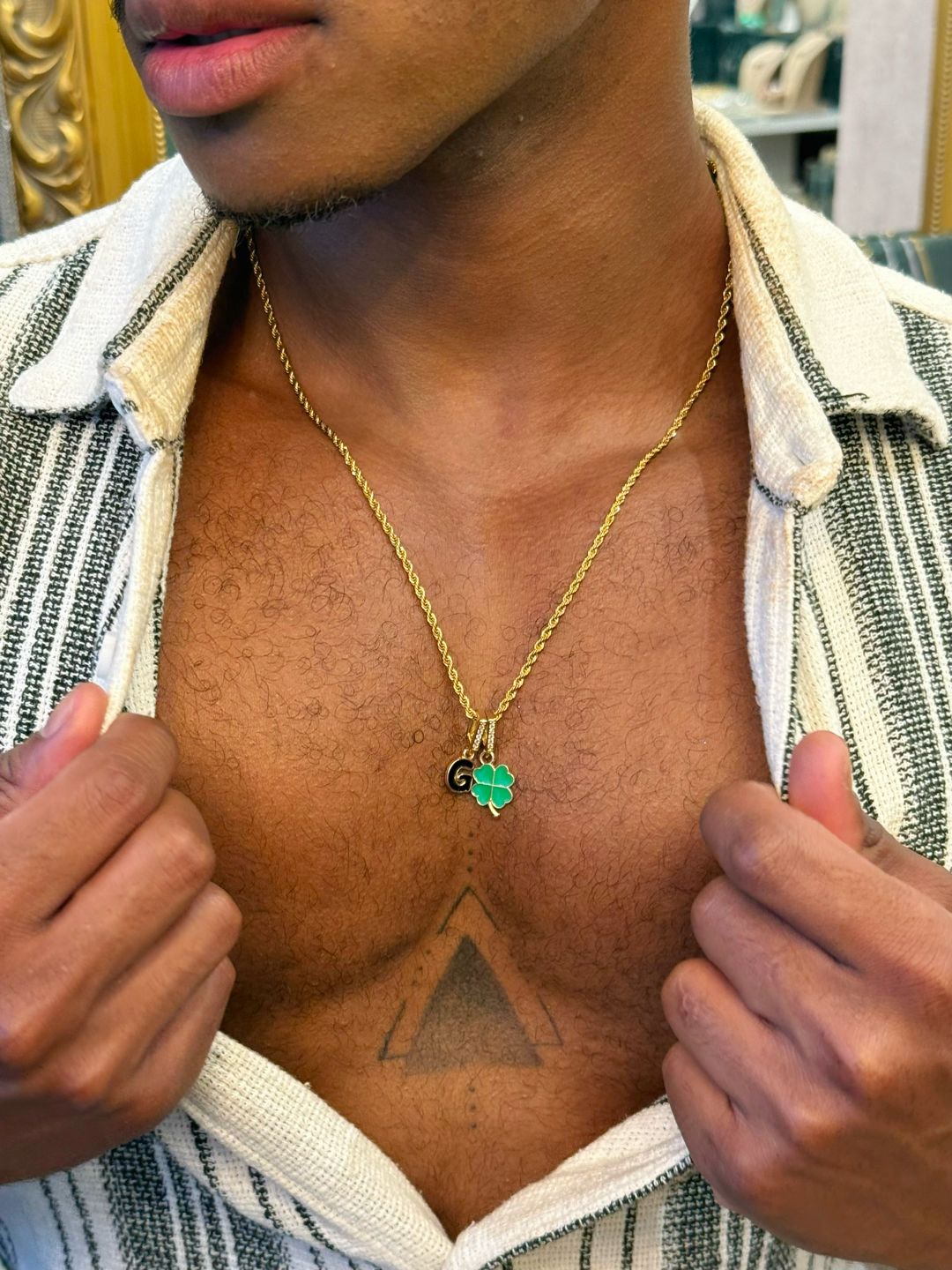 Colar Inicial Trevinho Green em DNA