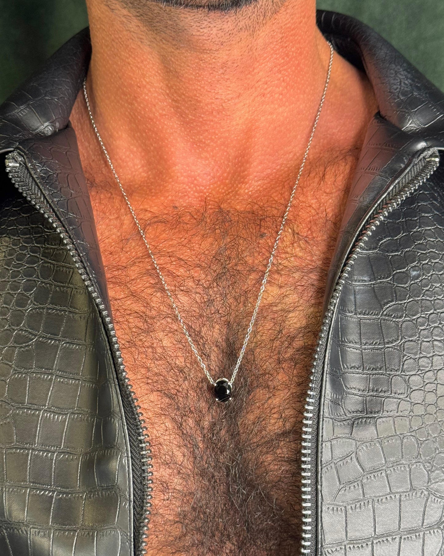 Colar Broadway (Escolha a Cor)